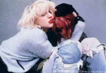 Kurt and Courtney Sitting In A Tree - інтерв’ю з Куртом та Кортні для журналу Sassy sitting