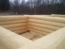 Ми робимо зруби будинків та бань з окореного та струганого будинків