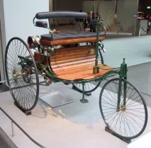 Mercedes-Benz - перший крок в епоху. mercedes-benz