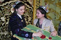 Національні узбецькі сувеніри та подарунки – яскраві спогади про Узбекистан. узбецькі