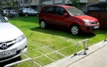 Паркувальні бар’єри, стовпчики та інші обмежувачі та огорожі паркування інші