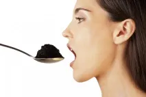 Чому деякі люди їдять землю люди