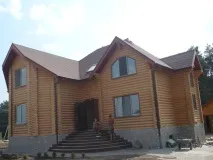 Пофарбувати дерев’яний будинок зовні дерев