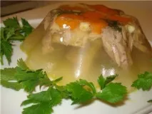 Приготуємо заливне та холодець з курки за смачними рецептами холодець