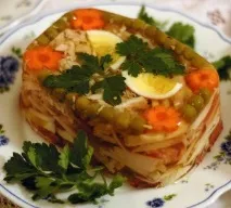 Приготуємо заливне та холодець з курки за смачними рецептами холодець