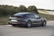 Найкрутіший гібрид у світі Porsche Panamera Turbo S E-Hybrid panamera