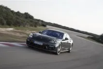 Найкрутіший гібрид у світі Porsche Panamera Turbo S E-Hybrid panamera