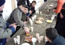 изумяват които