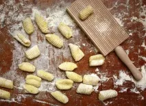 Ручні прилади або пристрої для приготування пасти (макарон) приготування