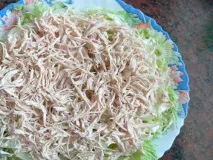 Салат з капустою та куркою куркою