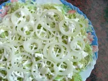 Салат з капустою та куркою куркою