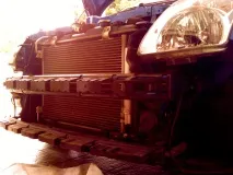 Знімаємо передній бампер із Suzuki Swift suzuki