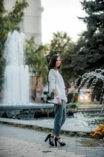 білий