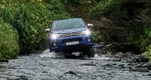 Тест-драйв пікапа Toyota Hilux нового покоління МашиноМанія пікапа