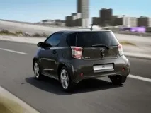 Toyota iQ - найменший 4-х місний автомобіль. місний