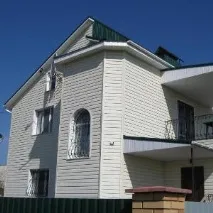 къща отвън