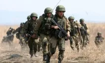 Чи входить до стажу служба за контрактом служба