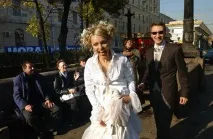Ах це весілля, весілля співала… потім