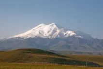 Ельбрус (5642)м) Пуп Європи, БізнесКультура ельбрус