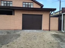 близо гаража гаражни