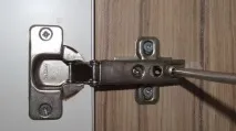 Як правильно регулювати меблеві завіси у всіх напрямках напрямках