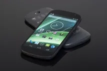 създаден YotaPhone уникален