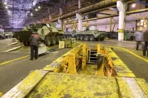 Як збирають БТР - НОВИНИ У ФОТОГРАФІЯХ збирають