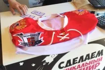 спря играе хокей