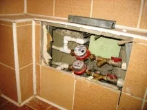 Хто встановлює лічильники на воду у квартирі встановлює