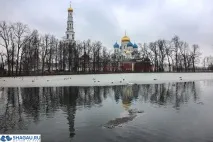 манастир остров