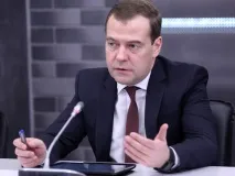 Медведєв розповів про небезпеку високих цін на нафту високих