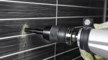 Навісна шафа у ванній кімнаті ванній