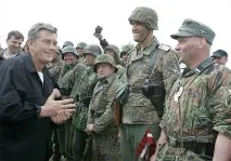 хората заплашват