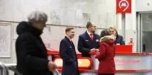 Нові стійки «Живе спілкування» відкрилися на чотирьох станціях метро нові
