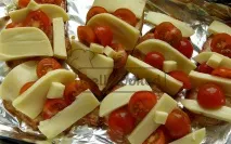 Рецепт курячого філе з моцарелою та чері філе