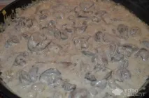 Рецепт Бефстроганів з курячої печінки, Смачно, швидко та ніжно! смачно