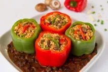 пълнени чушки доматено пюре