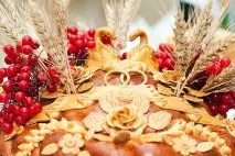 Традиції про весільний коровай на Русі та в сучасному світі весільний