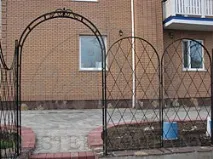 Опори для рослин - арки, перголи та трельяжі рослин
