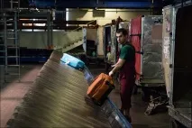 Версія для друку Цікаве Як сортують багаж в аеропорту Домодєдово друку