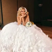 WEDDING, Як порозумітися з нареченою сукню