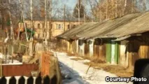 парканом