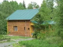 страната