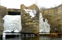 місць