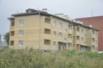 Великі забудови маленького міста маленького