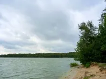 благоприятни през