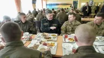 знає