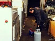 Що відбувається зі старими холодильниками холодильниками