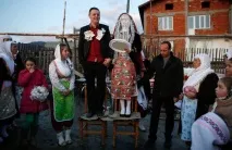 усього