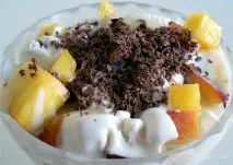 Фруктовий салат із морозивом з різними рецептами салат
